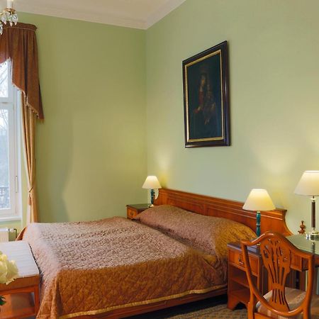 Bristol Vila Tereza Karlovy Vary Bagian luar foto
