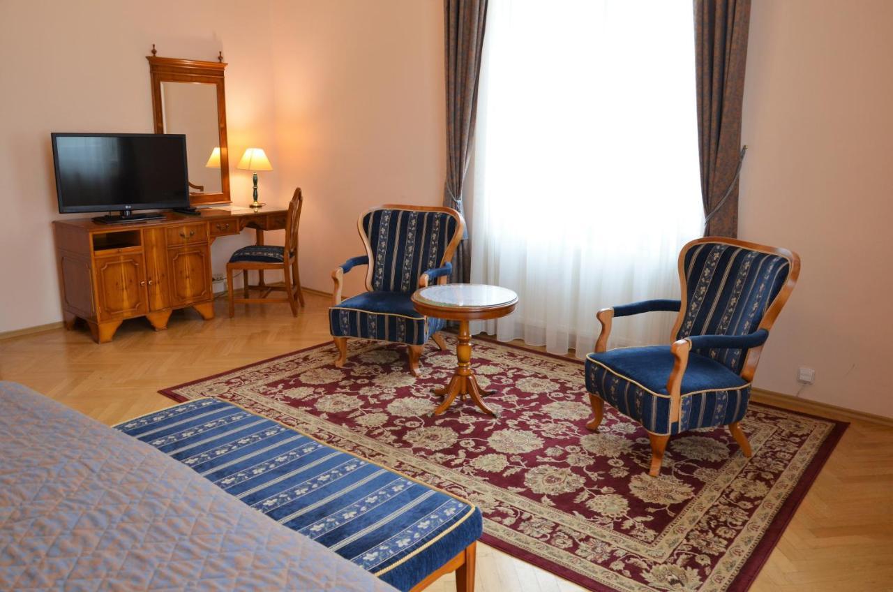 Bristol Vila Tereza Karlovy Vary Bagian luar foto