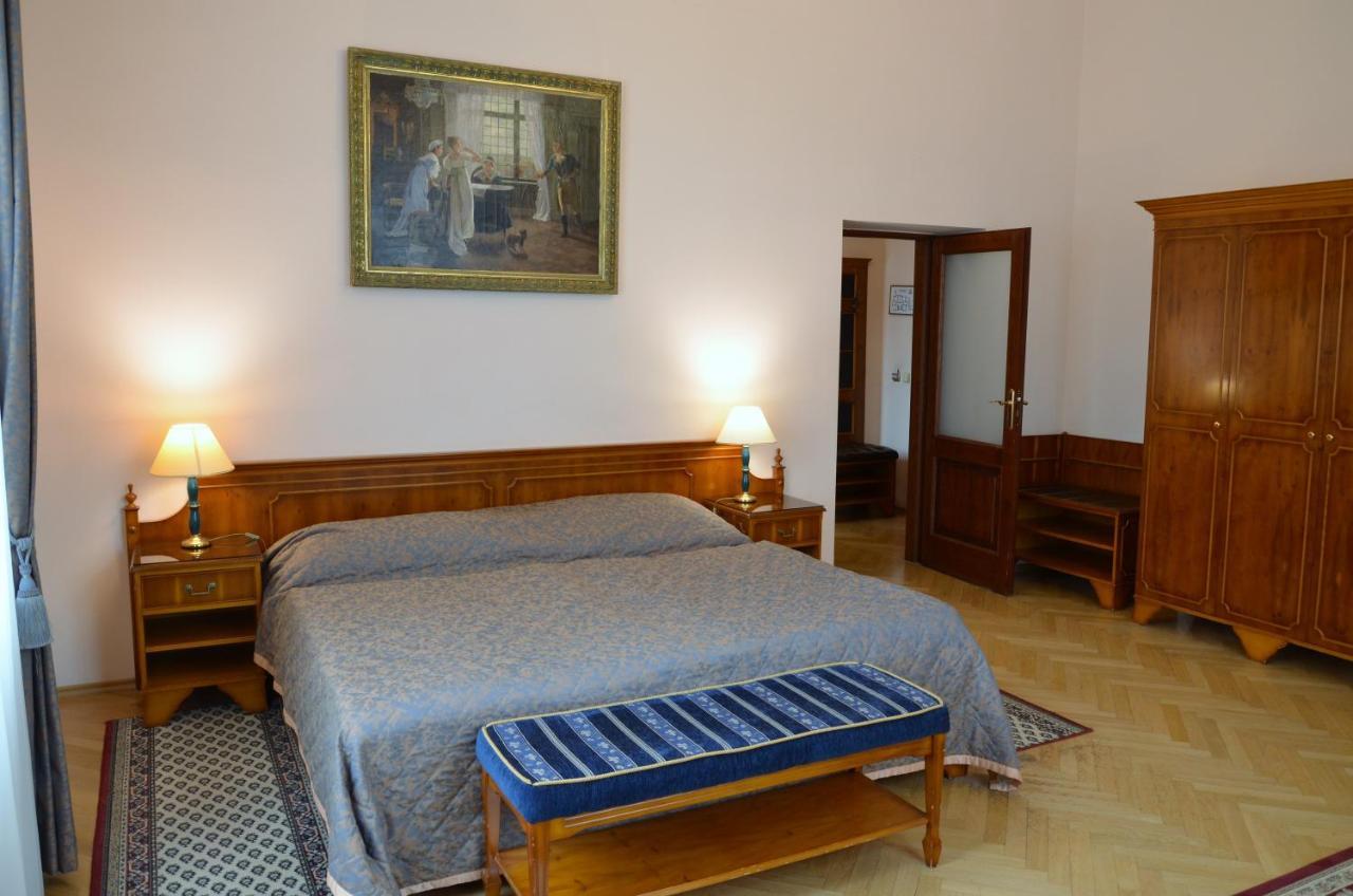 Bristol Vila Tereza Karlovy Vary Bagian luar foto