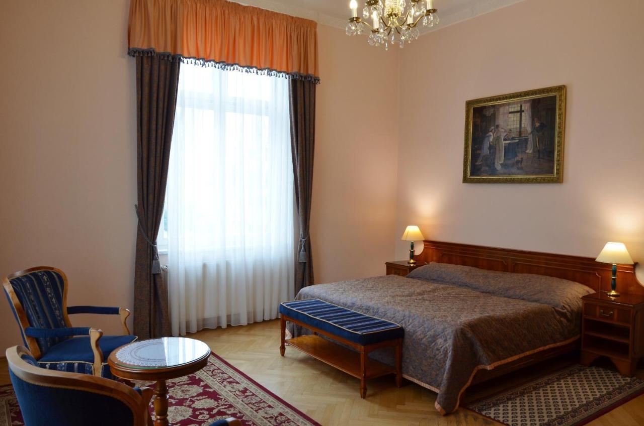 Bristol Vila Tereza Karlovy Vary Bagian luar foto