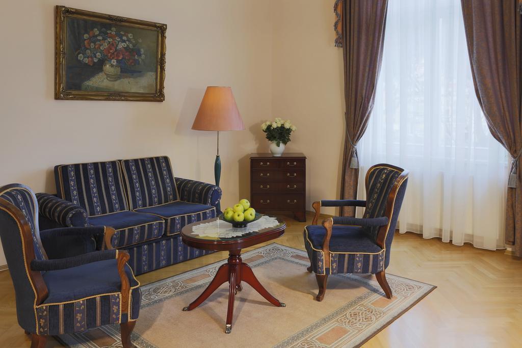 Bristol Vila Tereza Karlovy Vary Ruang foto