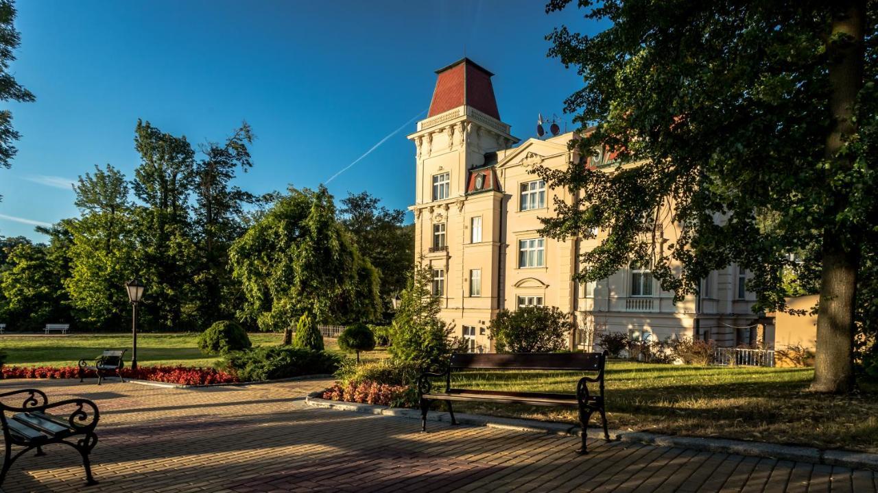 Bristol Vila Tereza Karlovy Vary Bagian luar foto