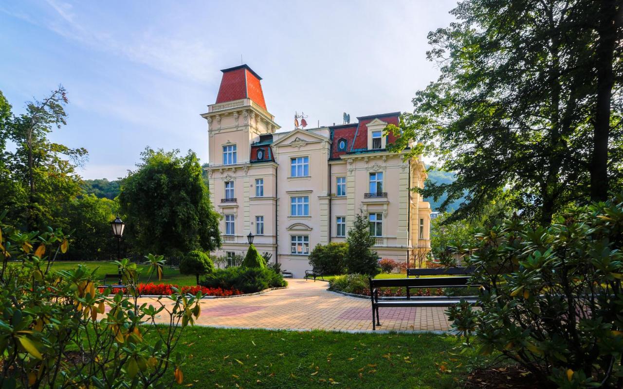 Bristol Vila Tereza Hotel Karlovy Vary Bagian luar foto